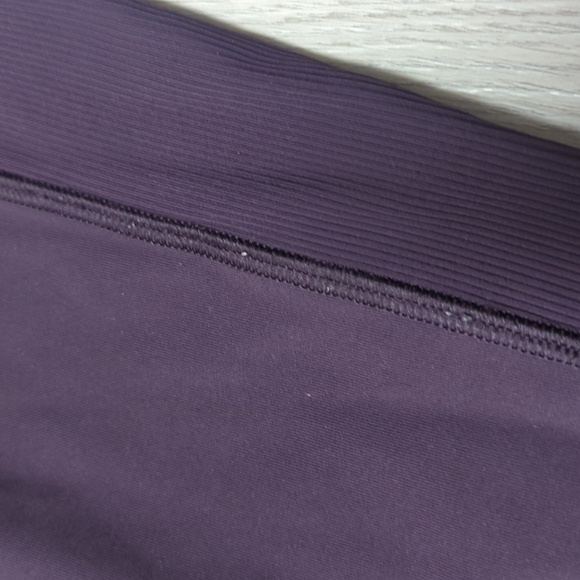 Lululemon, On Your Mark Crop, Size 6, Black Cherry - Picture 9 of 11